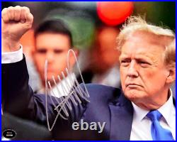 President DONALD TRUMP Signed 8x10 Photo Original Authentic Autograph with COA