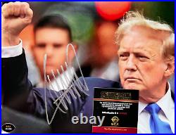 President DONALD TRUMP Signed 8x10 Photo Original Authentic Autograph with COA