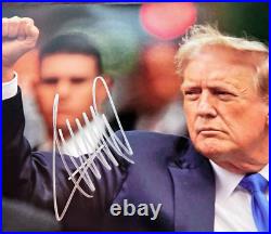 President DONALD TRUMP Signed 8x10 Photo Original Authentic Autograph with COA