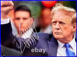 President DONALD TRUMP Signed 8x10 Photo Original Authentic Autograph with COA