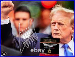 President DONALD TRUMP Signed 8x10 Photo Original Authentic Autograph with COA